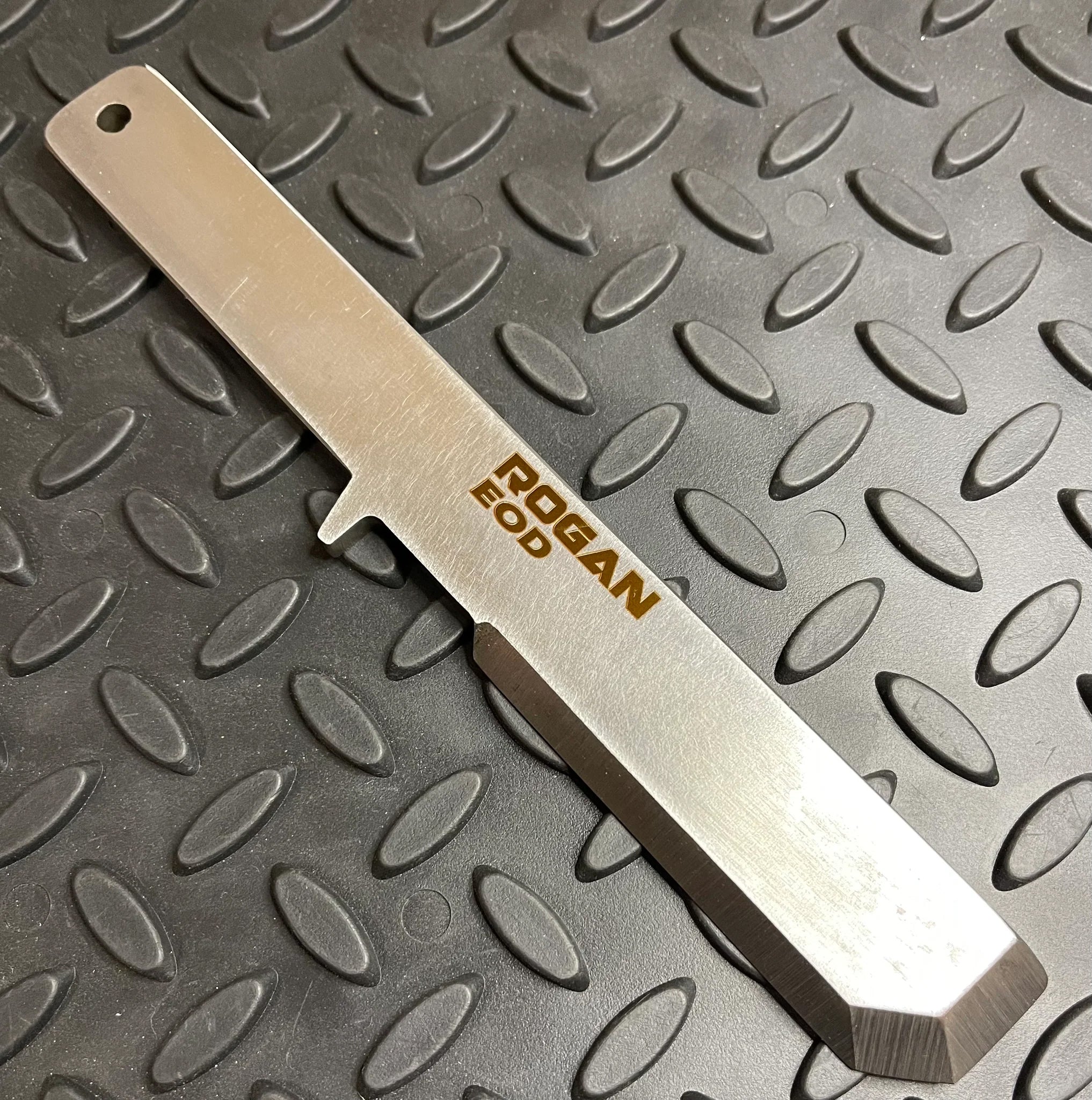 Engraved Rogan USA tool EOD Pry Bar and Chisel